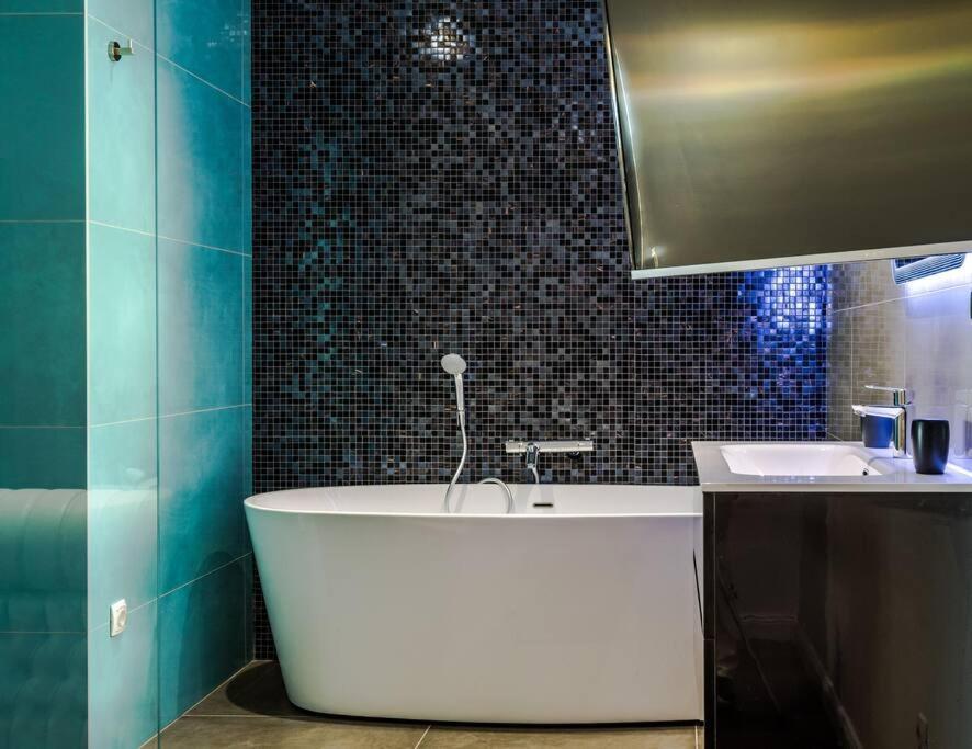 Luxury Apartment Martinis With Pool Split Extérieur photo