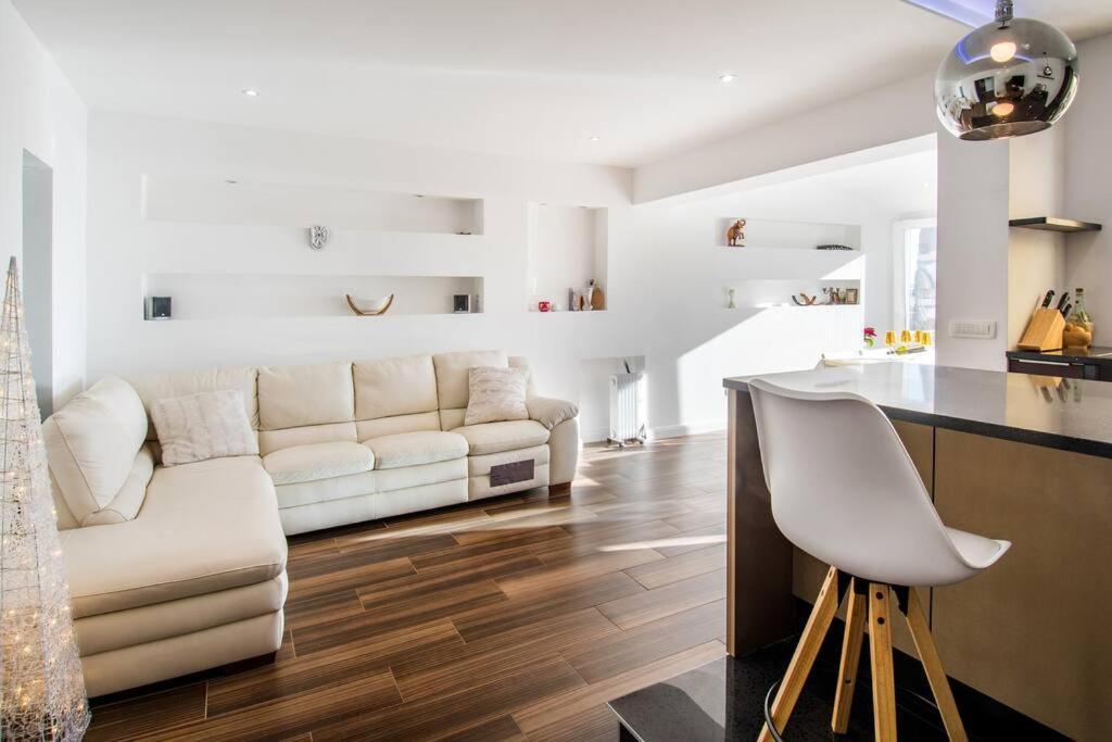 Luxury Apartment Martinis With Pool Split Extérieur photo