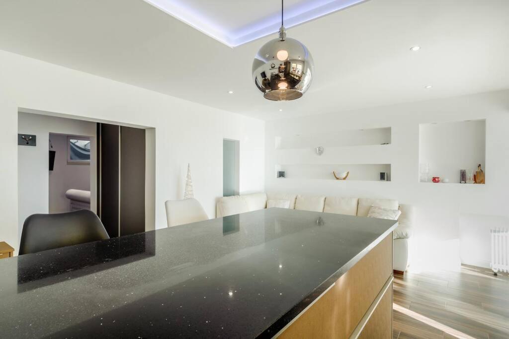 Luxury Apartment Martinis With Pool Split Extérieur photo