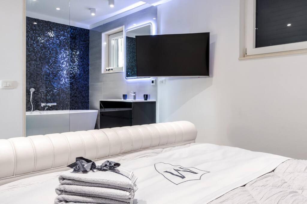 Luxury Apartment Martinis With Pool Split Extérieur photo